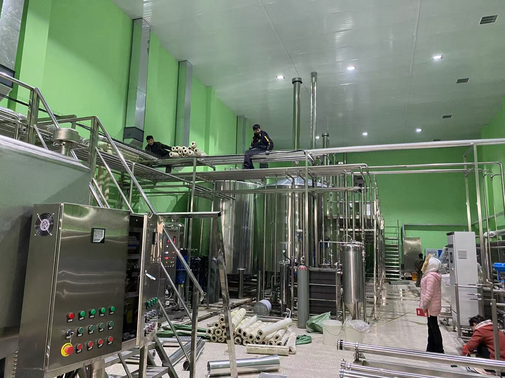 酒泉精酿啤酒设备厂—精酿啤酒设备制造:传承工艺与创新科技的交融